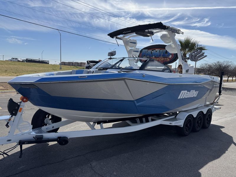 2025 MALIBU WAKESETTER 26 LSV Image 2