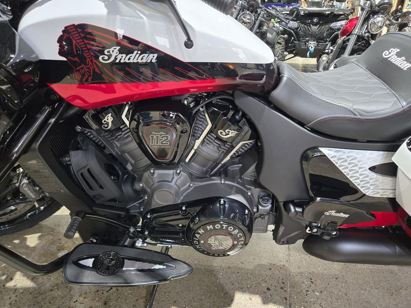 2025 Indian Motorcycle CHALLENGER ELITE 49ST Image 19