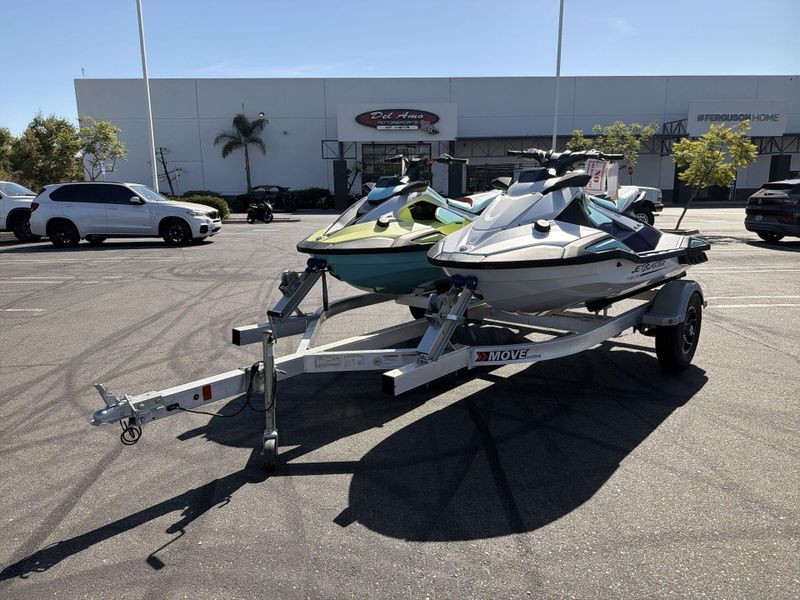 New 2023 Sea-Doo MOVE II AL Image 13