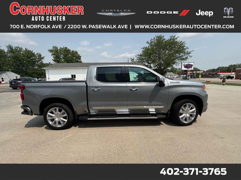 Used 2023 Chevrolet Silverado 1500 High CountryImage 1