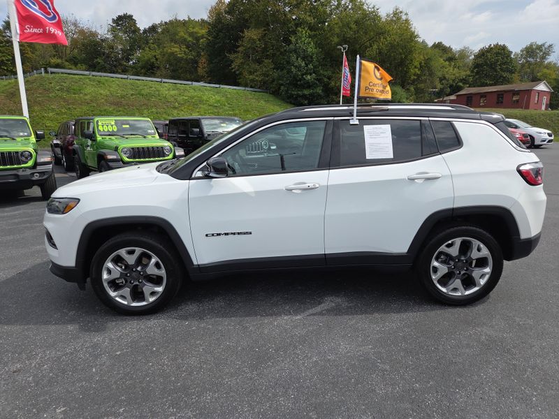 2022 Jeep Compass Limited photo 3