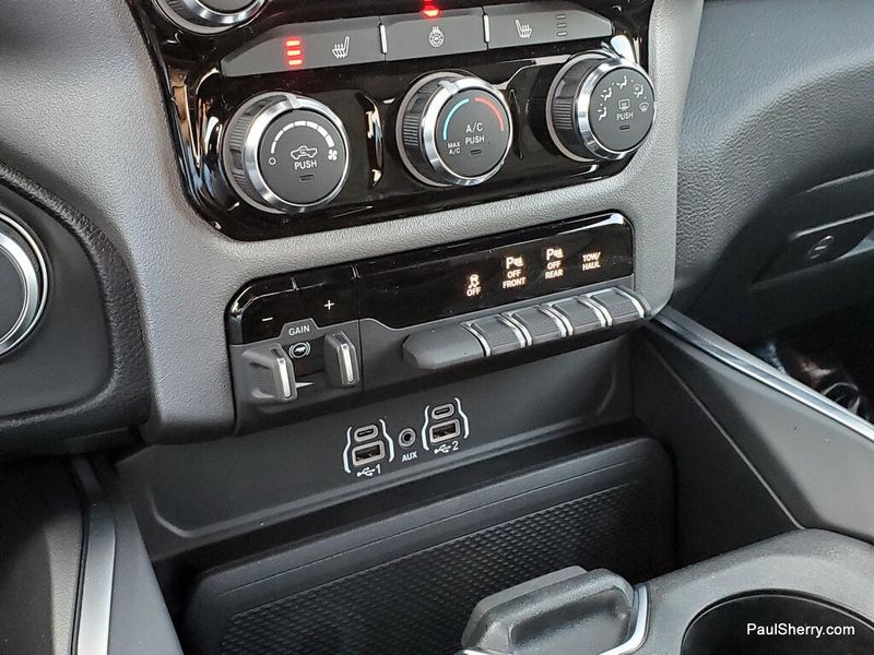 New 2026 RAM 1500 Big Horn Crew Cab 4x4 5'7' Box