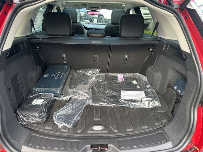 2025 Land Rover Discovery Sport S