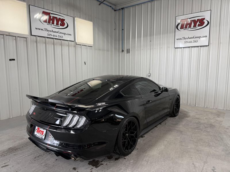 Used 2017 Ford Mustang Image 3