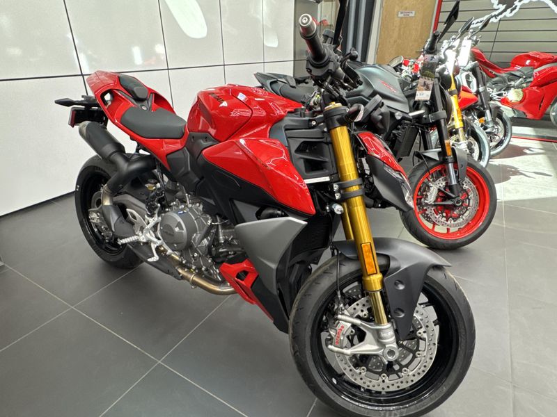 2026 Ducati STREETFIGHTER V2S