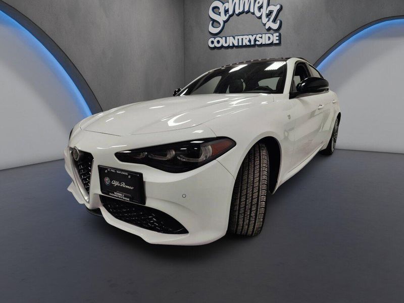 Used 2024 Alfa Romeo Giulia Ti AWD w/Sunroof/NavImage 12