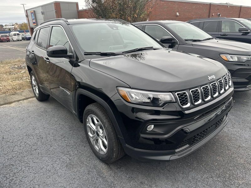 2025 Jeep Compass Latitude 4x4Image 3