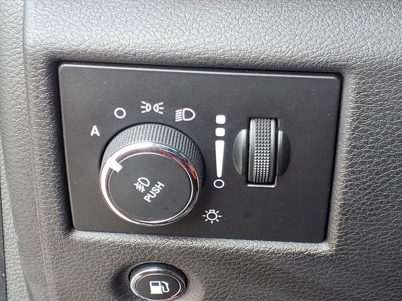 Used 2017 Jeep Grand Cherokee LimitedImage 25