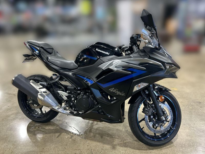 Used 2025 Kawasaki NINJA 500 Image 11