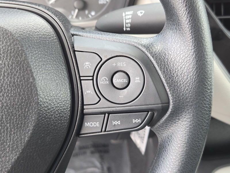 Used 2025 Toyota Corolla LE CVT (Natl)
