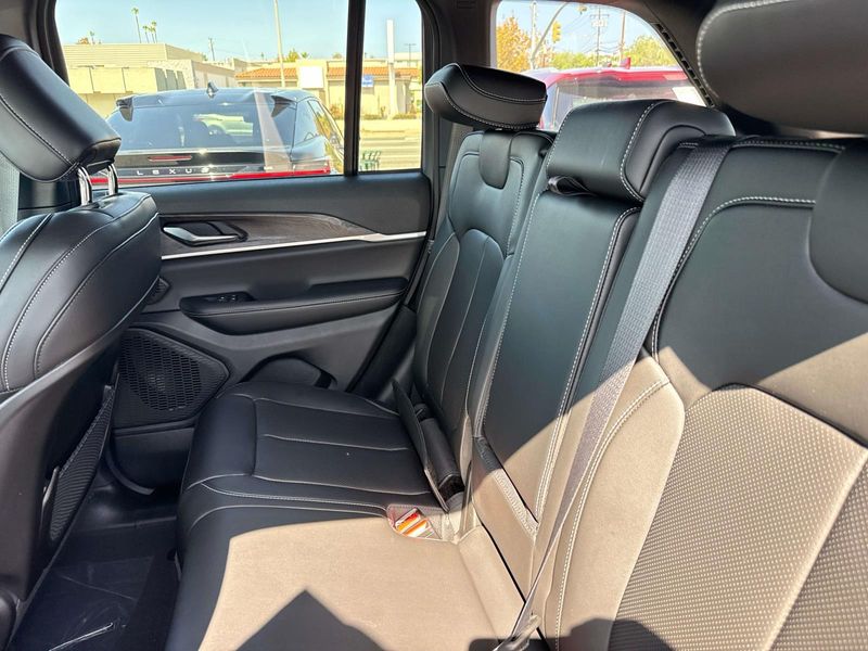 New 2026 Jeep Grand Cherokee Limited 4x4