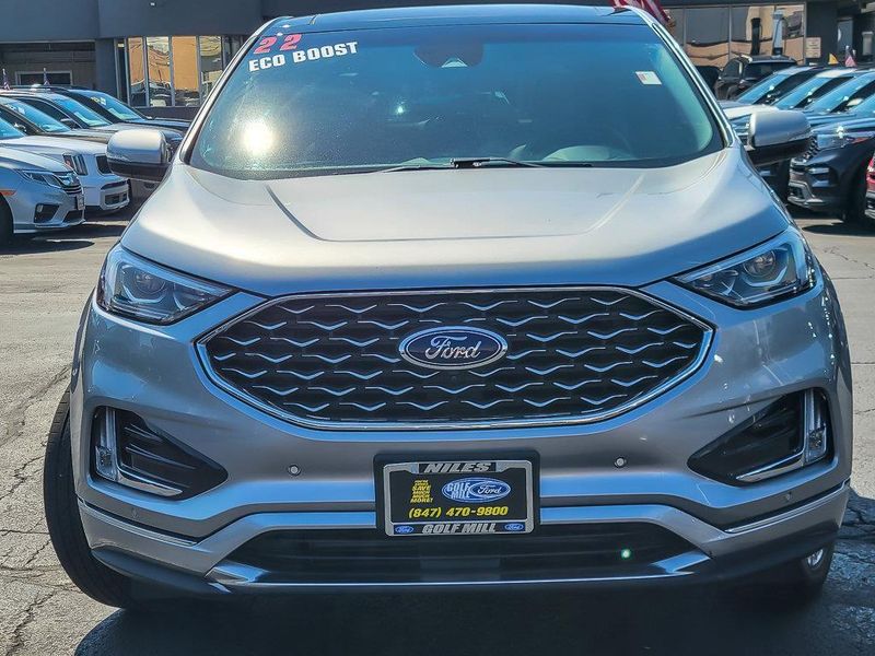 2022 Ford Edge Titanium photo 2