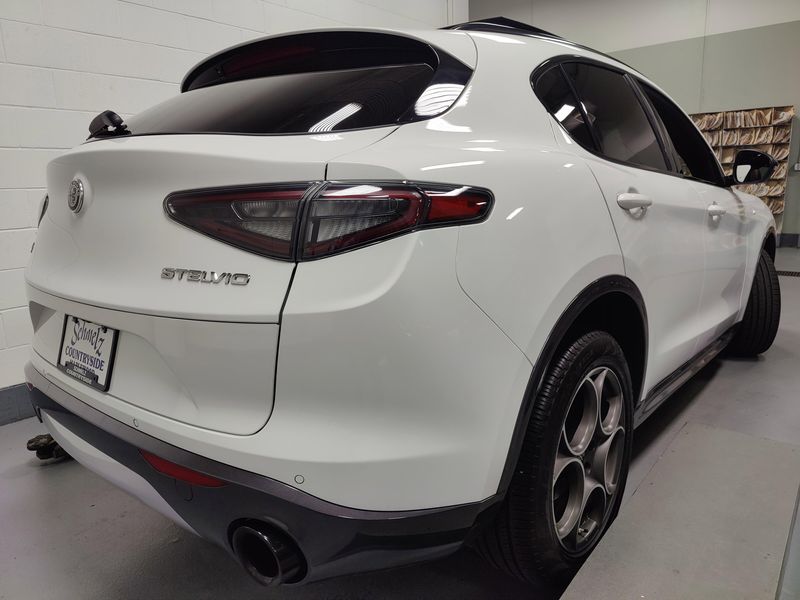 2024 Alfa Romeo Stelvio Ti AWD w/Sunroof/NavImage 13