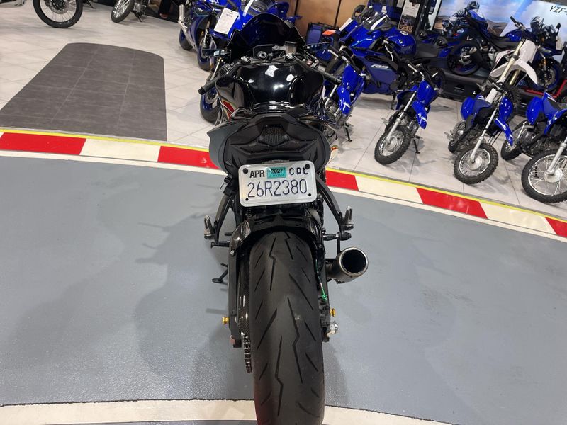 Used 2024 Kawasaki NINJA ZX-6R Image 23