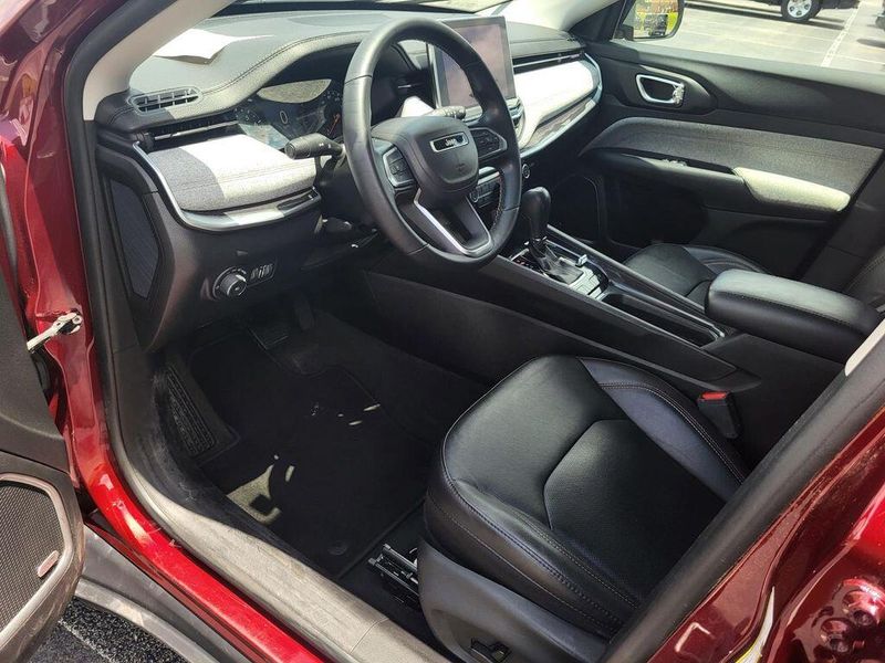 2022 Jeep Compass Latitude LuxImage 25