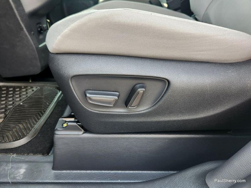 2022 Toyota Sienna Hybrid LEImage 41