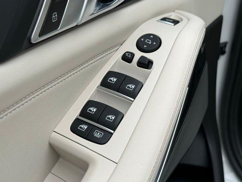 Used 2026 BMW X7 xDrive40iImage 19