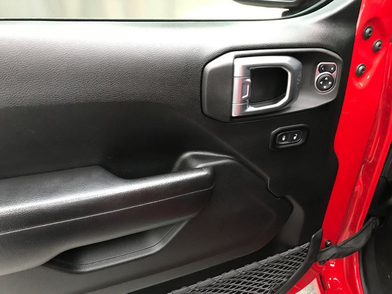 Used 2021 Jeep Wrangler Unlimited Sport AltitudeImage 4