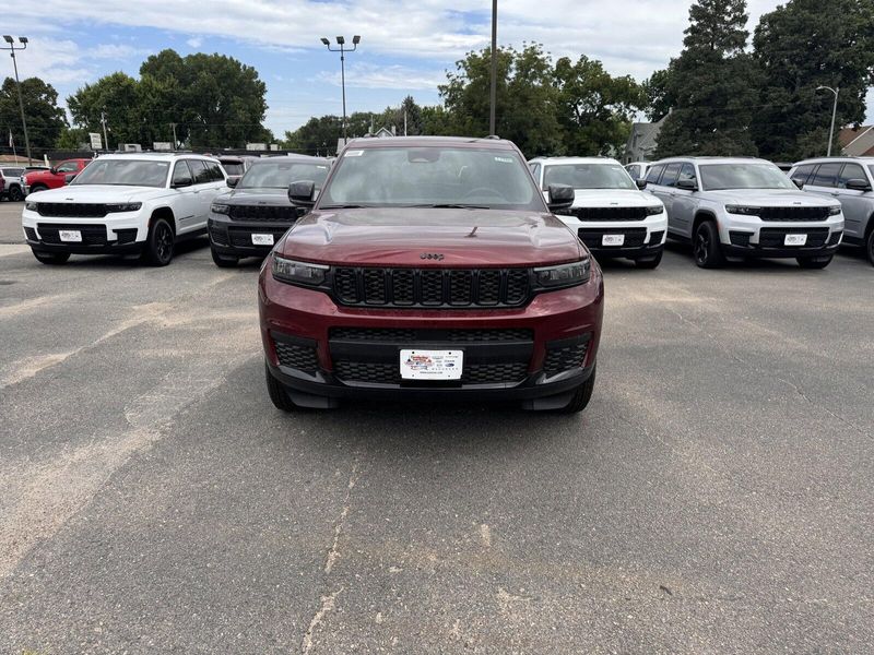 2024 Jeep Grand Cherokee L Altitude X 4x4Image 3