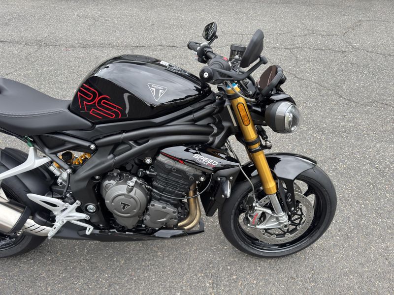 2025 Triumph Speed Triple 1200 RS - JET BLACK 