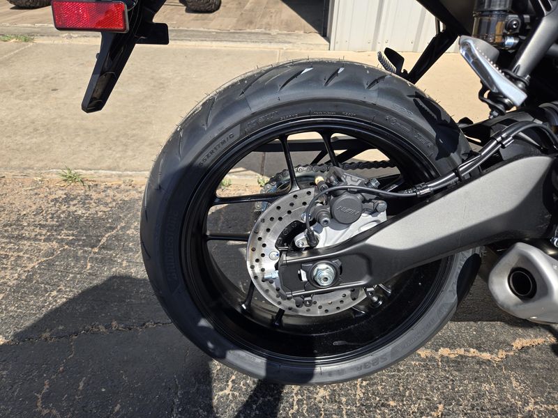 NEW 2026 YAMAHA YZFR7 70TH ANNIVERSARY EDITION Image 18