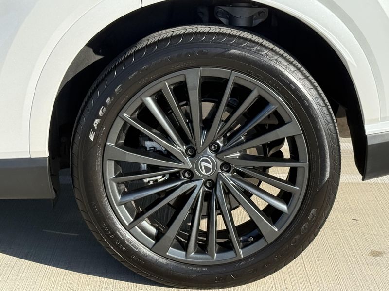 Used 2025 Lexus RX 350h PremiumImage 16