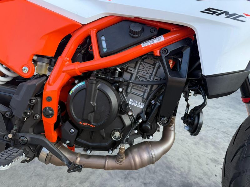 New 2025 KTM 390 SMC R Image 8