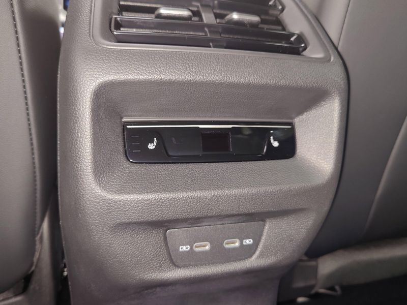 Used 2025 Volkswagen Tiguan SEL R-Line AWD w/Sunroof/NavImage 23