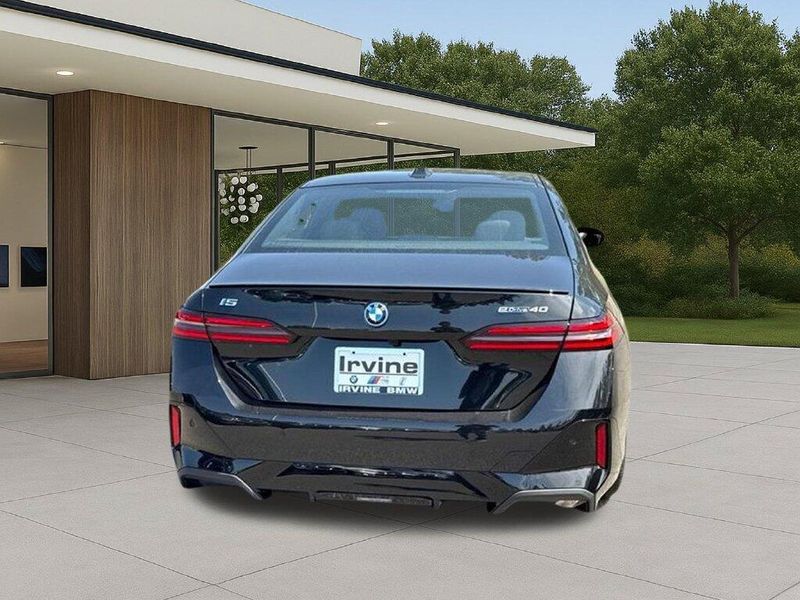 Used 2027 BMW i5 eDrive40Image 9