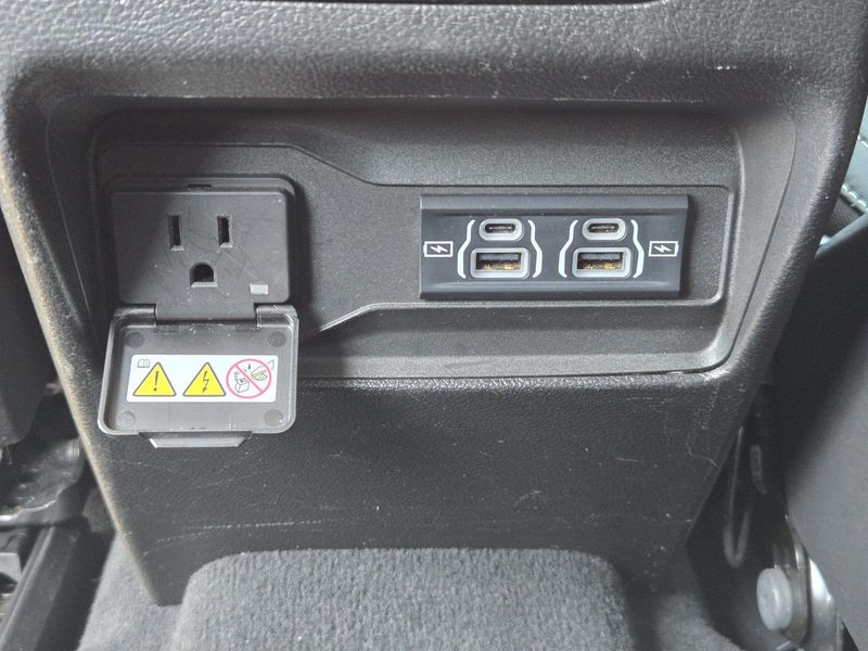 Used 2023 Jeep Grand Cherokee L Laredo 4x2