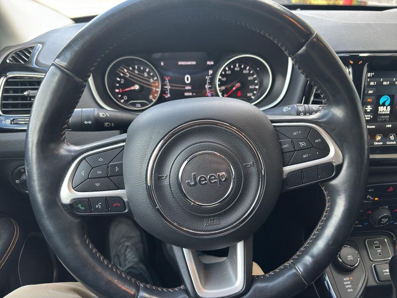 Used 2018 Jeep Compass LimitedImage 9