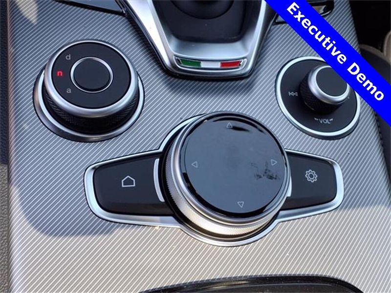 2025 Alfa Romeo Stelvio Image 23