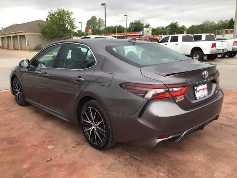 2024 Toyota Camry SEImage 3