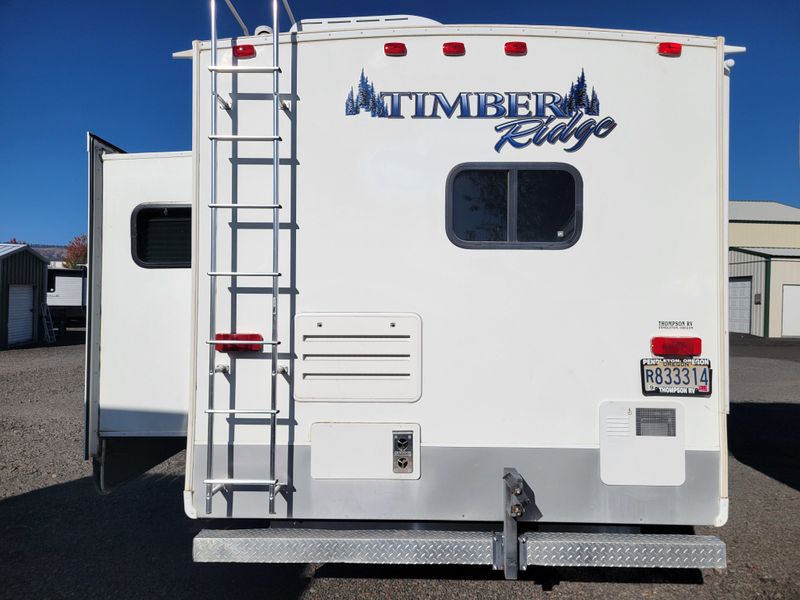 Used 2012 OUTDOORS RV TIMBER RIDGE 280RKS Image 4
