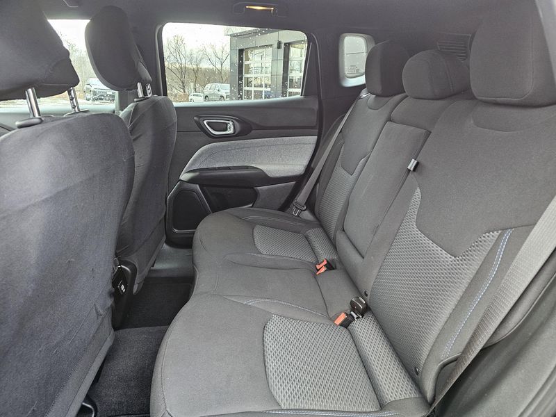 Used 2023 Jeep Compass SportImage 13