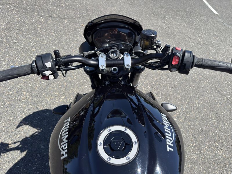 2019 Triumph Street Triple R LRH - JET BLACK 