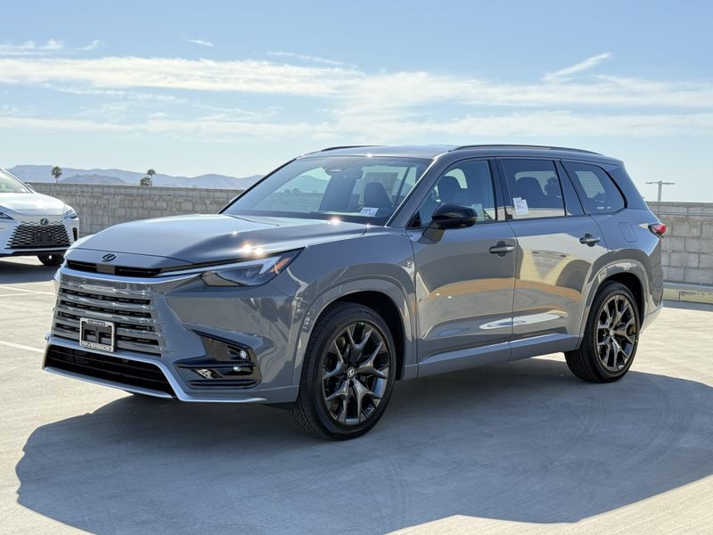 New 2026 Lexus TX 500h F SPORT Performance PremiumImage 8