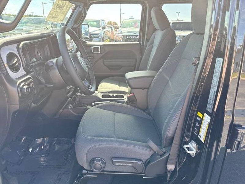 2025 Jeep Wrangler 4-door Sport S