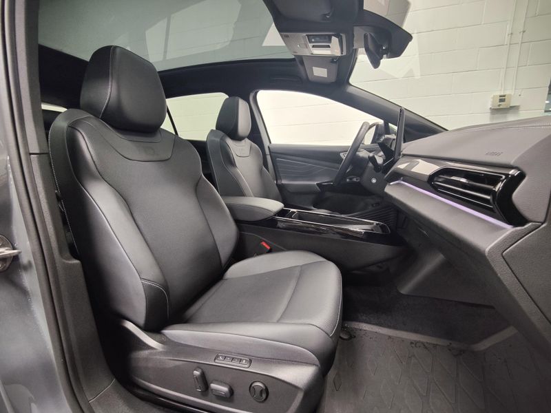 2023 Volkswagen ID.4 Pro S AWD 82kW w/Glass RoofImage 5