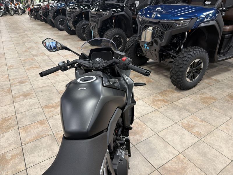 New 2027 Suzuki GSX-8R Image 25