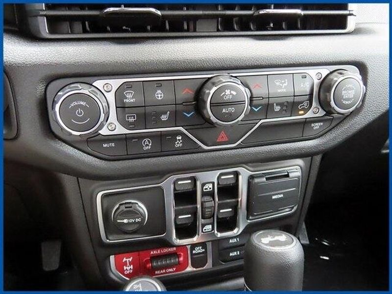 New 2025 Jeep Wrangler WillysImage 17