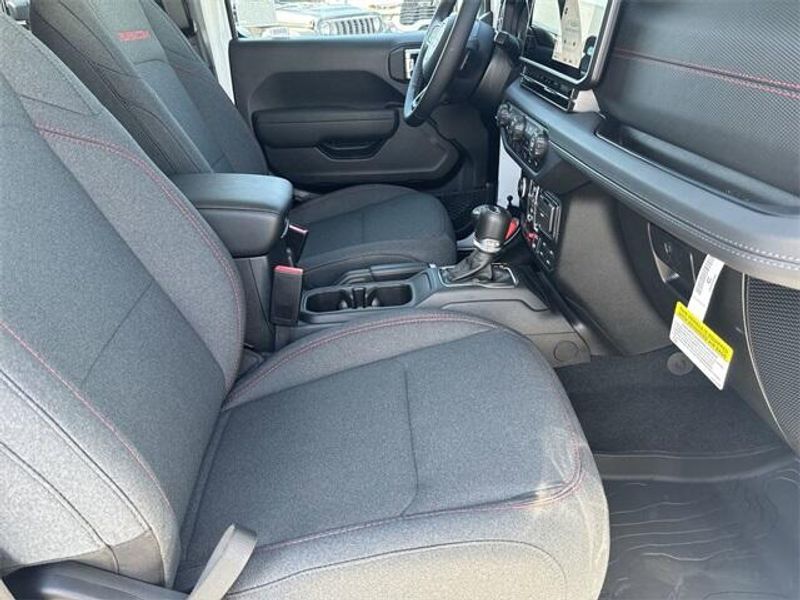 New 2025 Jeep Wrangler 4-door RubiconImage 12