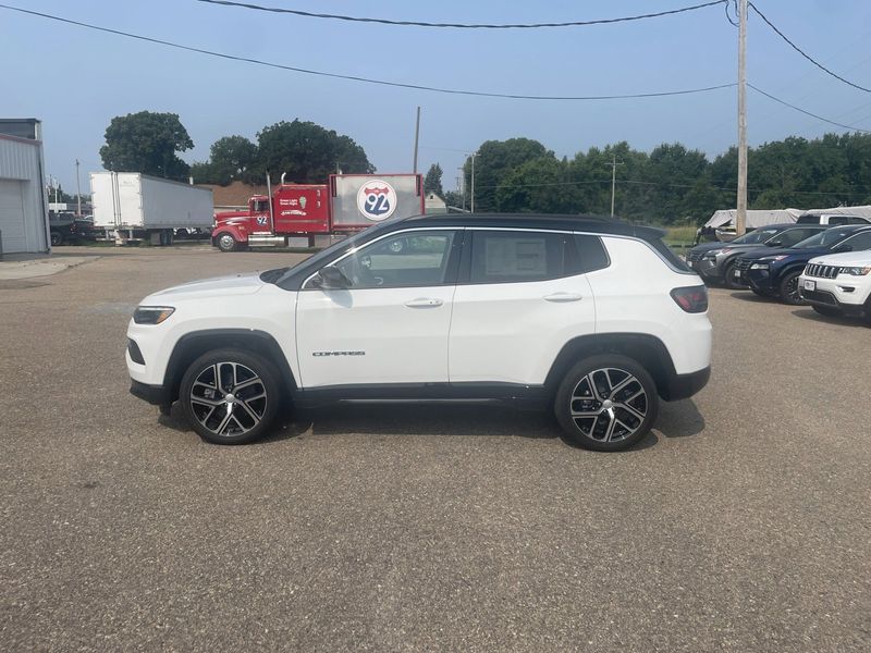 2024 Jeep Compass Limited 4x4Image 5