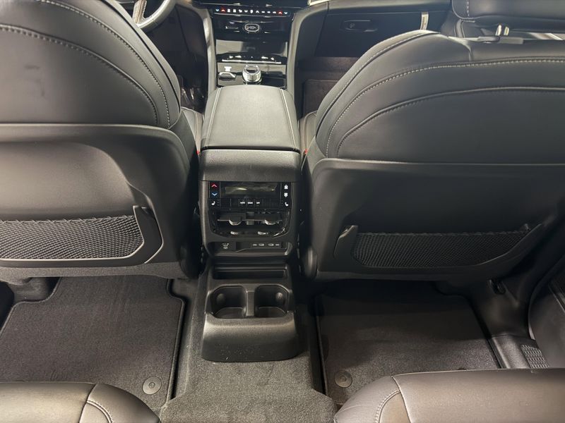 New 2026 Jeep Grand Cherokee L Limited 4x4Image 23