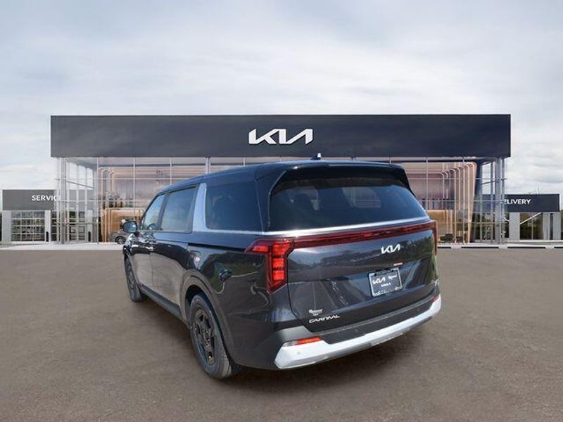 New 2026 Kia Carnival LXSImage 6