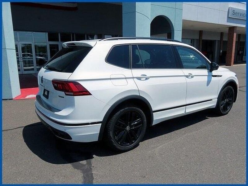 2022 Volkswagen Tiguan 2.0T SE R-Line BlackImage 7