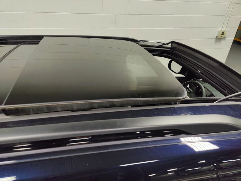 Used 2024 Jeep Grand Cherokee Limited Black 4X4 w/SunroofImage 5