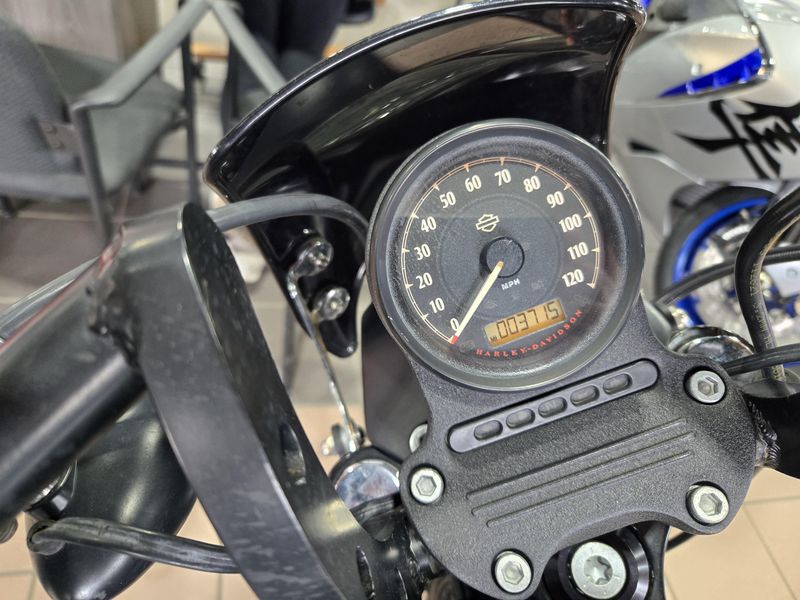 2022 HARLEY SPORTSTER IRON 883 Image 8