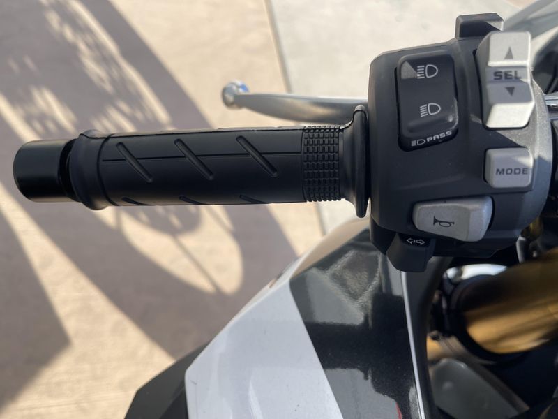 2025 Honda CBR1000RR ABS Image 3