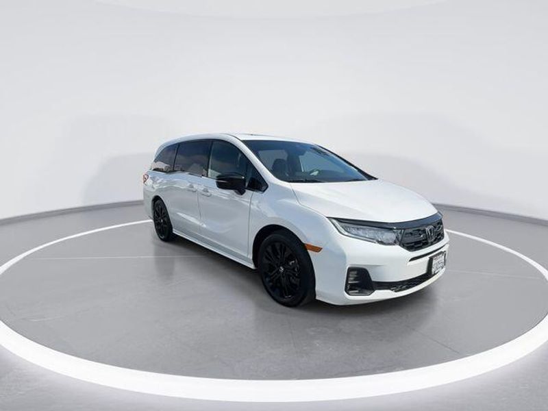 Used 2025 Honda Odyssey Sport-LImage 2